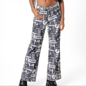 THE KRIPT MEDIUM Newspaper Print Pants Wide Leg Fira Jeans Black Y2K Women’s NWT